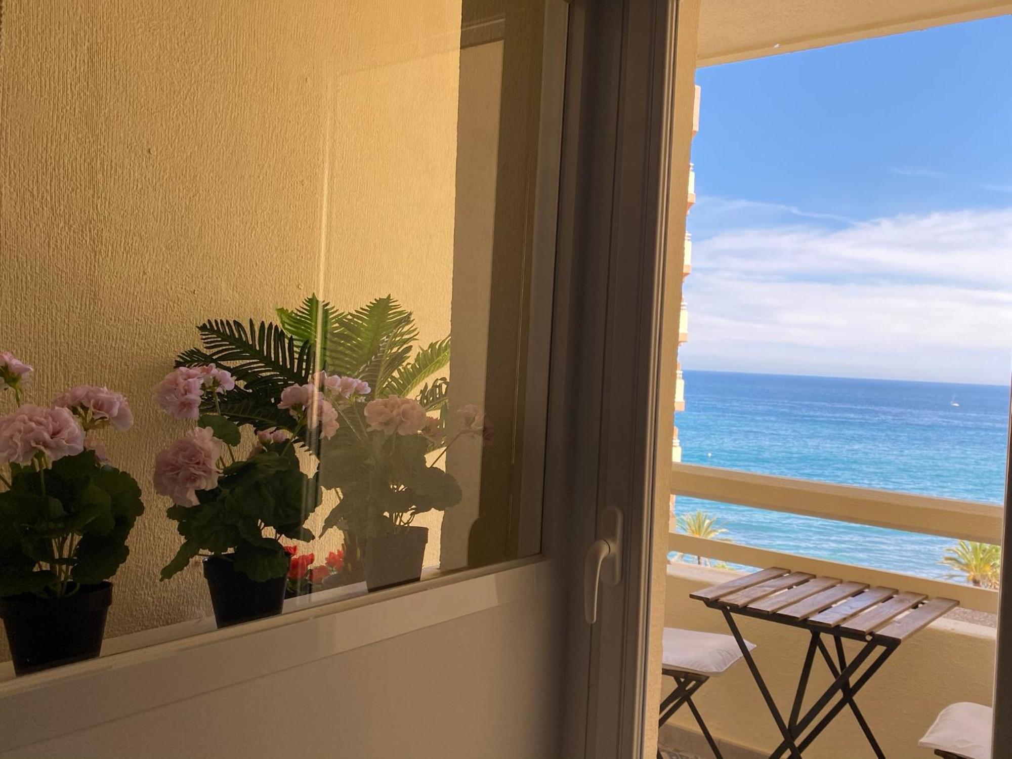 The First Line Of The Sea Apartment Marbella Exterior photo